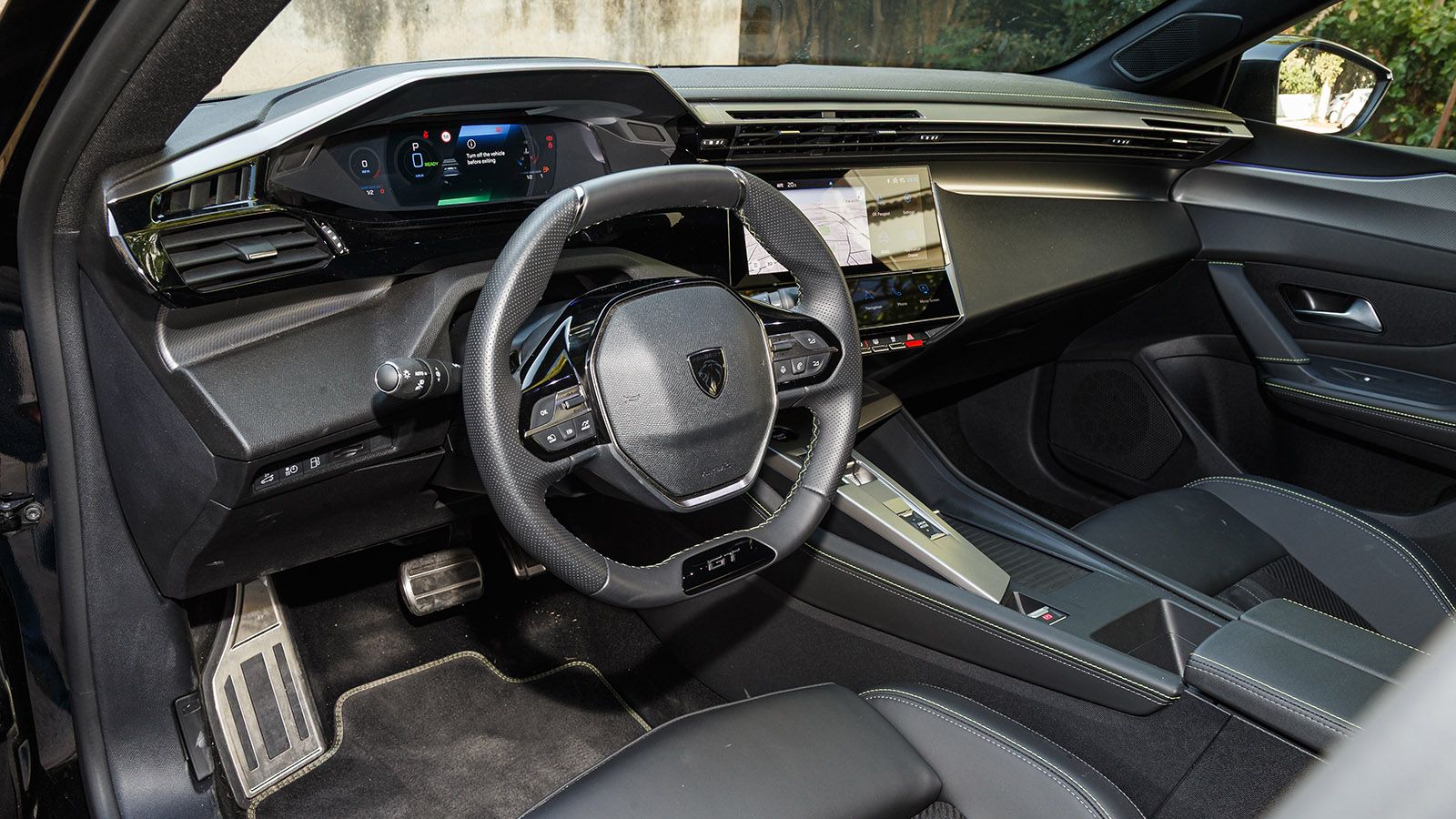 Δοκιμή ανανεωμένου Peugeot 408 PHEV 240 PS: Το ρεύμα σε πάει πιο μακριά